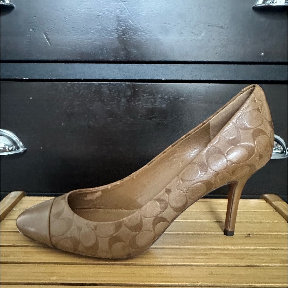 Coach tan leather signature monogram cap toe heels, Natassia, size 8